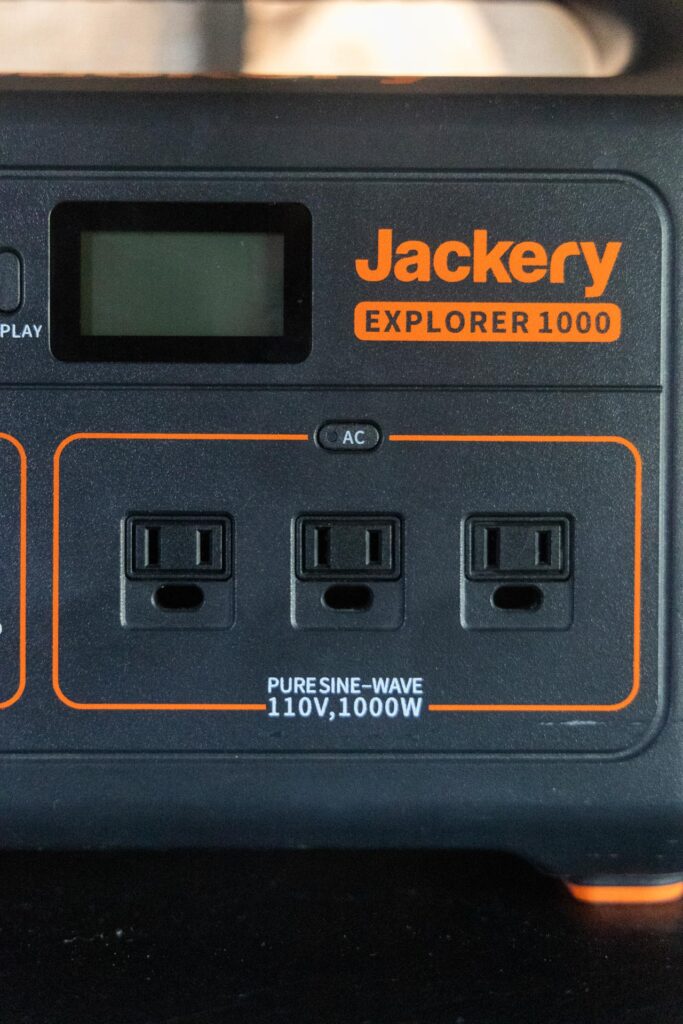 Vekselstrømsinput på Jackery Explorer 1000